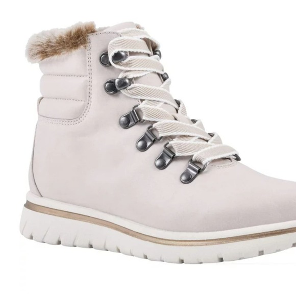 Cliffs by White Mountain Women's Marlee Boot, Natural/Fabric, Size 6.5 W - Picture 2 of 3